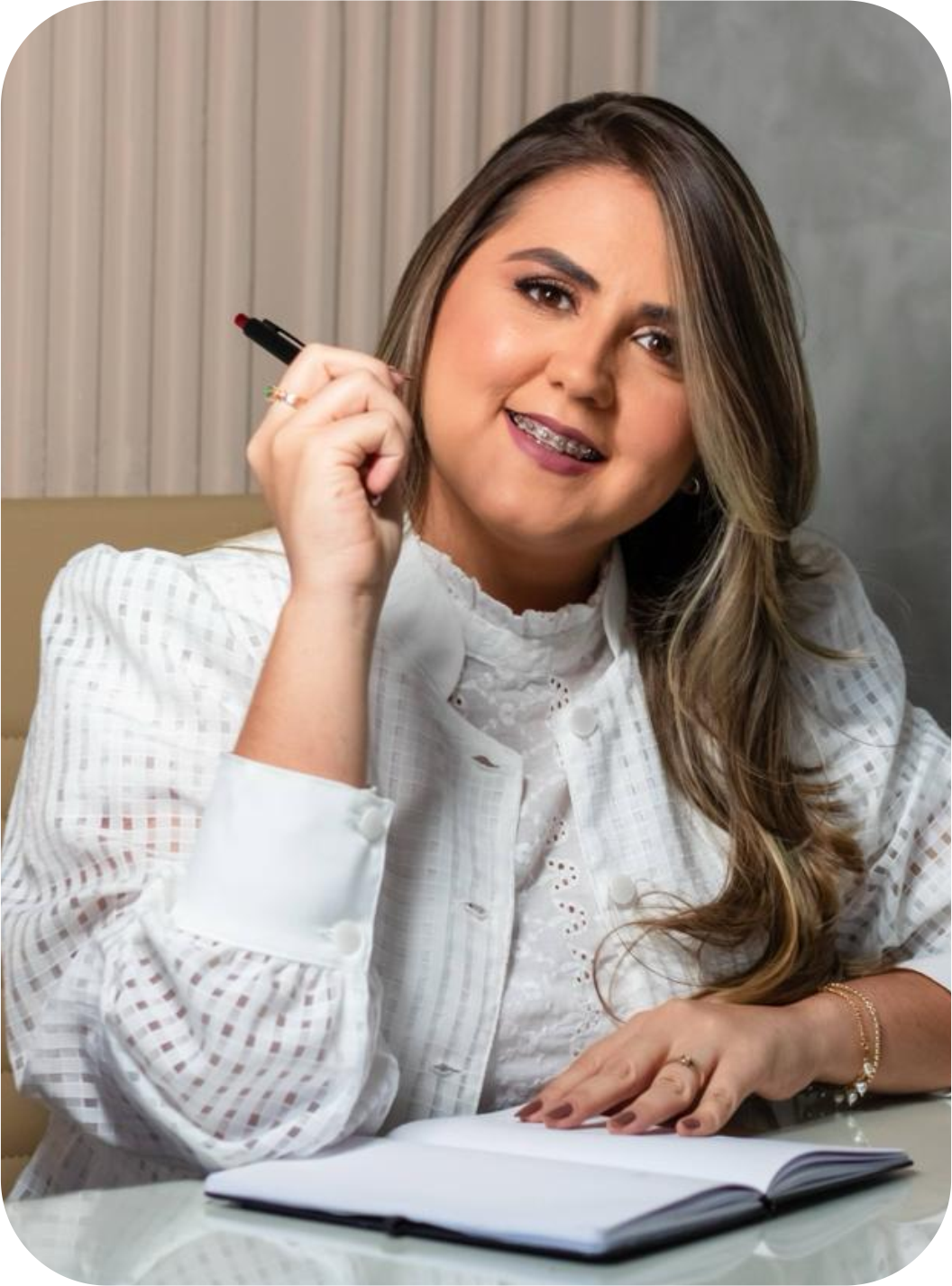 Dr. Bruna Carolina